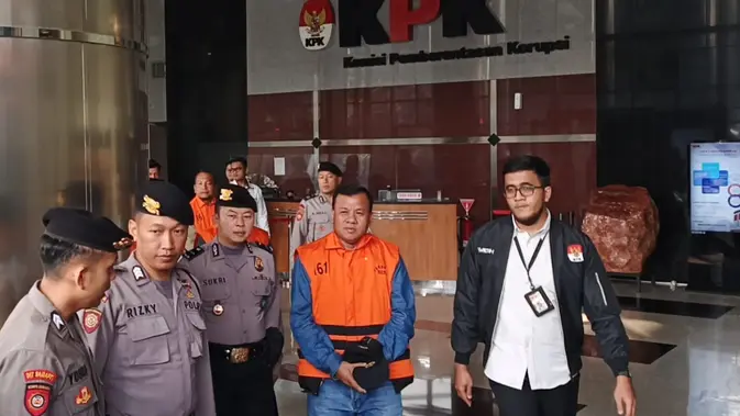 KPK Geledah DPRD Kuansing, Dalami Dugaan Perantara Suap Bupati KPK Geledah DPRD Kuansing, Dalami Dugaan Perantara Suap Bupati