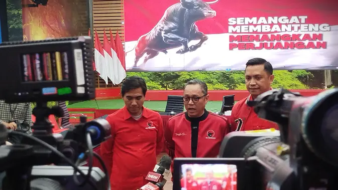 Reaksi PDIP Disebut Main Politik Dua Kaki Reaksi PDIP Disebut Main Politik Dua Kaki