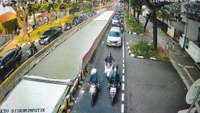 Ada Perbaikan Jalan, Lalu Lintas Kebon Sirih ke Tugu Tani Padat Ada Perbaikan Jalan, Lalu Lintas Kebon Sirih ke Tugu Tani Padat