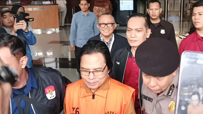 Pakai Rompi Oranye, Eks Sekjen MPR Resmi Ditahan KPK Pakai Rompi Oranye, Eks Sekjen MPR Resmi Ditahan KPK