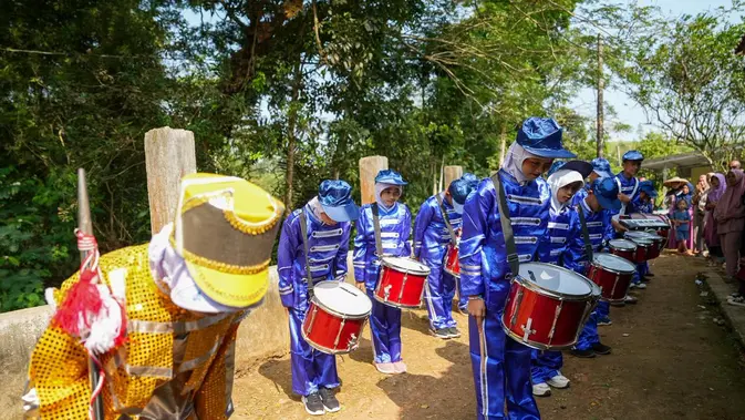 Prabowo Dukung Kreativitas SDN Tegalega, Kirim Satu Set Drumben Prabowo Dukung Kreativitas SDN Tegalega, Kirim Satu Set Drumben