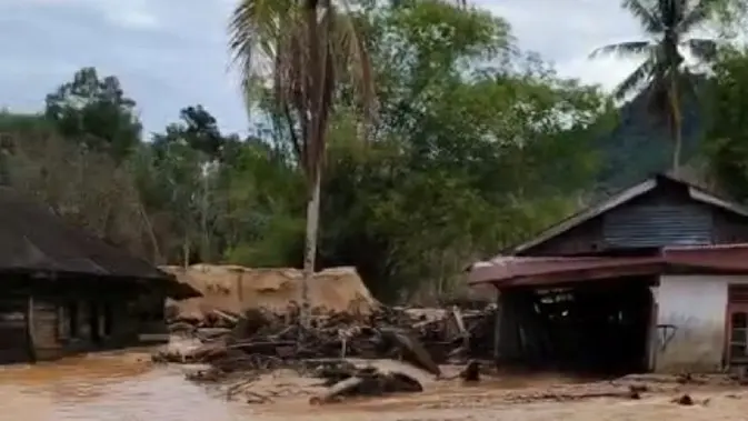 150 Warga Mengungsi Akibat Tanggul Sungai Jebol di Tapanuli Tengah 150 Warga Mengungsi Akibat Tanggul Sungai Jebol di Tapanuli Tengah
