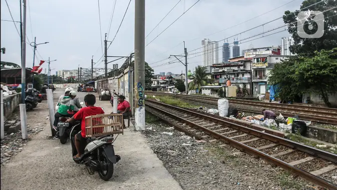 KAI Tutup 31 Perlintasan Liar di Jakarta hingga Sukabumi KAI Tutup 31 Perlintasan Liar di Jakarta hingga Sukabumi