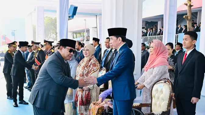 Momen Akrab Prabowo dan Jokowi di HUT Bhayangkara ke-80 Momen Akrab Prabowo dan Jokowi di HUT Bhayangkara ke-80