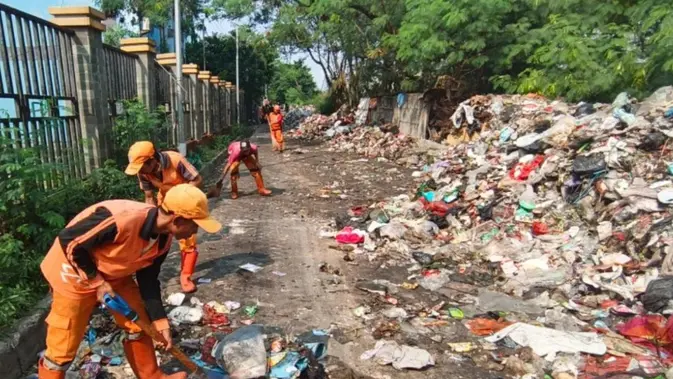 Buang Sampah ke Jalan, Perusahaan Ini Didenda Pemprov DKI Buang Sampah ke Jalan, Perusahaan Ini Didenda Pemprov DKI