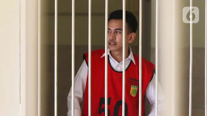 Adam Deni Dijerat Pasal Berlapis, Terancam 15 Tahun Penjara Adam Deni Dijerat Pasal Berlapis, Terancam 15 Tahun Penjara
