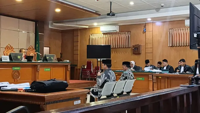 Bupati Bekasi Nonaktif Ade Kuswara Dituntut 7 Tahun Bupati Bekasi Nonaktif Ade Kuswara Dituntut 7 Tahun
