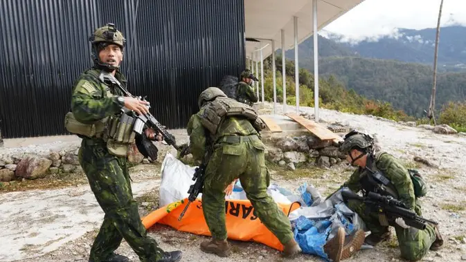 Dalang Pembakaran Pesawat AMA Terungkap, Kini Diburu TNI Dalang Pembakaran Pesawat AMA Terungkap, Kini Diburu TNI