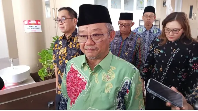 Mendikdasmen Bahas Rencana Pelibatan Kantin Sekolah di MBG Mendikdasmen Bahas Rencana Pelibatan Kantin Sekolah di MBG