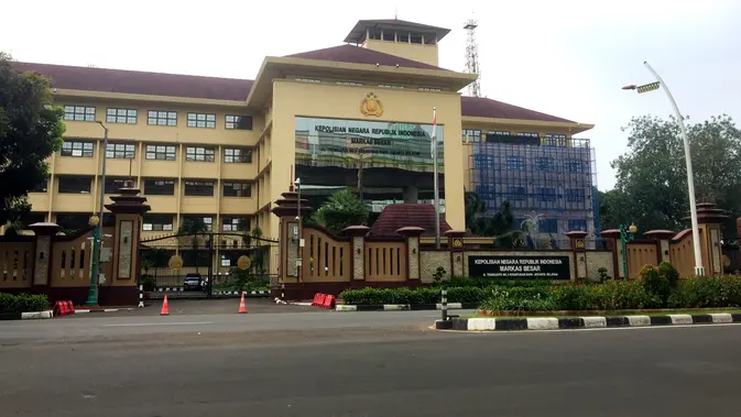 Mutasi Polri: Kapolda Aceh hingga Papua Barat Daya Diganti Mutasi Polri: Kapolda Aceh hingga Papua Barat Daya Diganti