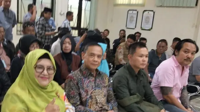 Nama Gus Miftah Muncul di Sidang Korupsi Kereta Api, Diduga Terima Rp 100 Juta Nama Gus Miftah Muncul di Sidang Korupsi Kereta Api, Diduga Terima Rp 100 Juta