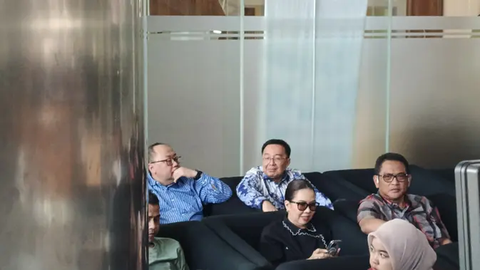Anggota BPK Bobby Rizaldi Penuhi Panggilan KPK Anggota BPK Bobby Rizaldi Penuhi Panggilan KPK