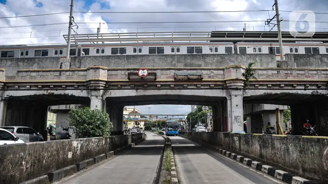 Ditabrak Molen, Ini Cerita Viaduk Matraman yang Termasuk Cagar Budaya Ditabrak Molen, Ini Cerita Viaduk Matraman yang Termasuk Cagar Budaya