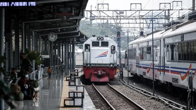 Hindari Macet Konser Monas, Penumpang 13 KA Gambir Bisa Naik dari Jatinegara Hindari Macet Konser Monas, Penumpang 13 KA Gambir Bisa Naik dari Jatinegara