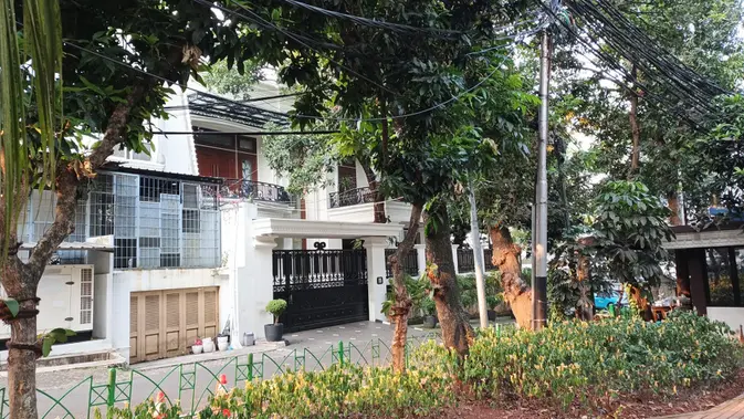Kondisi Terkini Rumah Eks Jampidsus Usai Jadi Tersangka, Tak Lagi Dijaga TNI Kondisi Terkini Rumah Eks Jampidsus Usai Jadi Tersangka, Tak Lagi Dijaga TNI
