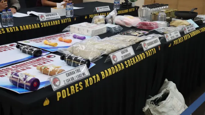 Pabrik Vape Ganja Beromzet Rp 300 M Terbongkar, 3 WNA Ditangkap Pabrik Vape Ganja Beromzet Rp 300 M Terbongkar, 3 WNA Ditangkap
