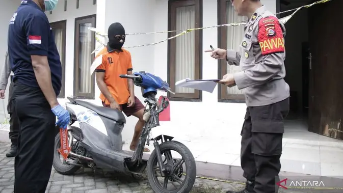Terungkap di Rekonstruksi, Ini Detik-Detik Pelaku Habisi Mahasiswi Unram Terungkap di Rekonstruksi, Ini Detik-Detik Pelaku Habisi Mahasiswi Unram