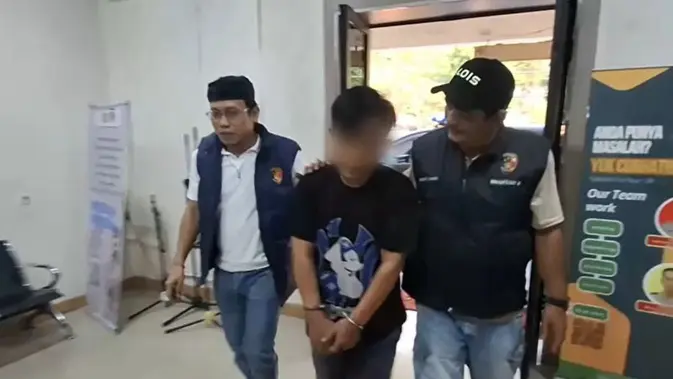 Jambret Spesialis Anak Kecil Pegang HP Dibekuk Jambret Spesialis Anak Kecil Pegang HP Dibekuk