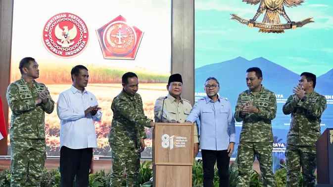 Canda Prabowo soal Polisi Tak Mau di Bawah Kemhan Canda Prabowo soal Polisi Tak Mau di Bawah Kemhan