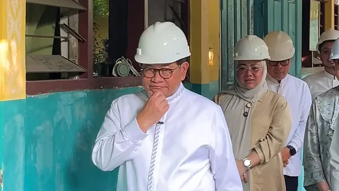 Pramono Ungkap Alasan Tak Semua Sekolah Rusak Langsung Direnovasi Pramono Ungkap Alasan Tak Semua Sekolah Rusak Langsung Direnovasi