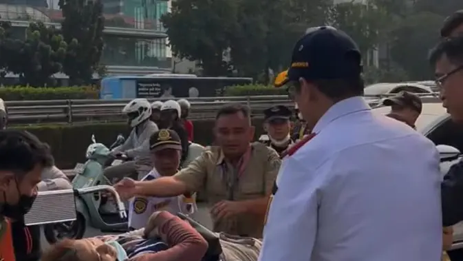 Kecelakaan Beruntun di MT Haryono Pancoran, 4 Orang Terluka Kecelakaan Beruntun di MT Haryono Pancoran, 4 Orang Terluka