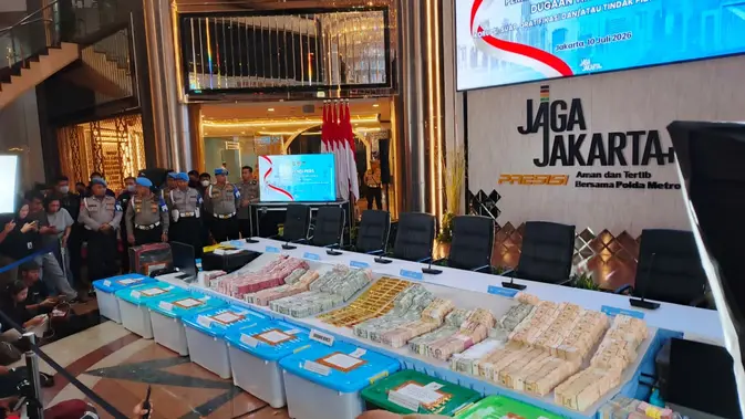 Jampidsus Bocorkan Dua Tersangka Penggeledahan Polri, Salah Satunya Inisial F Jampidsus Bocorkan Dua Tersangka Penggeledahan Polri, Salah Satunya Inisial F