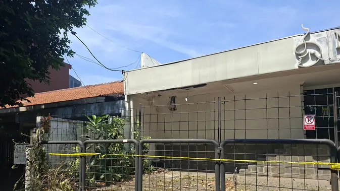 Polisi Bakal Bongkar Makam Sutrimo Polisi Bakal Bongkar Makam Sutrimo
