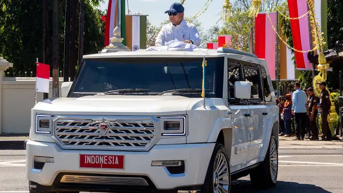 Prabowo: Orang Kaya Pakai Mobil Mewah Harus Beli BBM Mahal Prabowo: Orang Kaya Pakai Mobil Mewah Harus Beli BBM Mahal