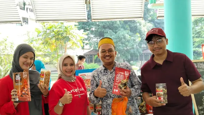Saat QRIS Mengiringi Perjalanan Usaha Anita Saat QRIS Mengiringi Perjalanan Usaha Anita