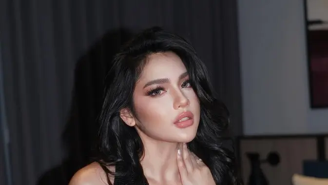 Davina Karamoy Akui Terima Uang Saku dari Hanania Travel Davina Karamoy Akui Terima Uang Saku dari Hanania Travel