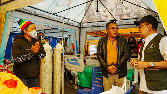 Pasien Gempa NTT Dirawat di Tenda, Pemerintah Siapkan RS Lapangan Pasien Gempa NTT Dirawat di Tenda, Pemerintah Siapkan RS Lapangan