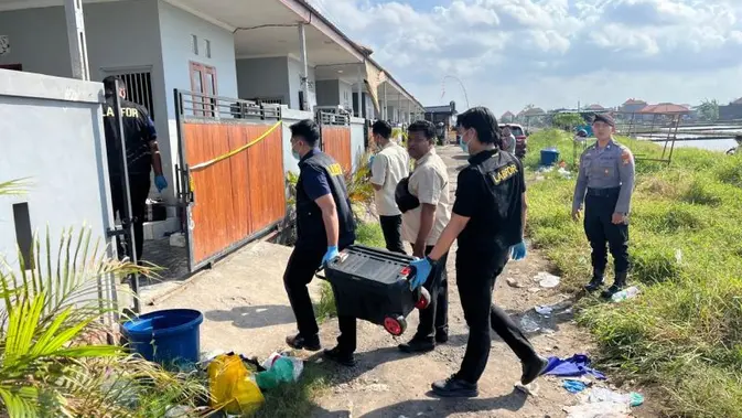 WN Singapura Cekik Kekasih hingga Tewas di Bali, Mayat Korban Ditutup Boneka WN Singapura Cekik Kekasih hingga Tewas di Bali, Mayat Korban Ditutup Boneka