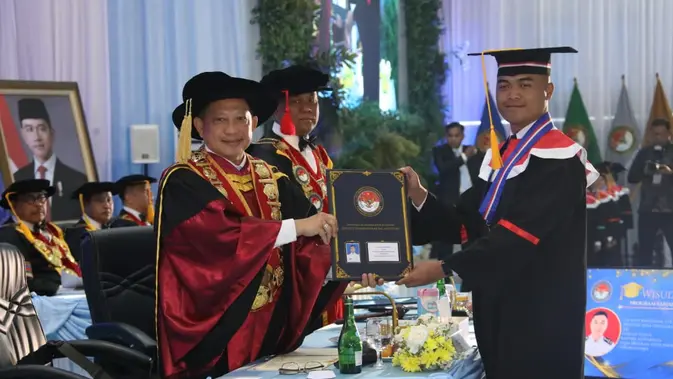 Mendagri Tito Minta Lulusan IPDN Jaga Integritas hingga Akhir Karier Mendagri Tito Minta Lulusan IPDN Jaga Integritas hingga Akhir Karier