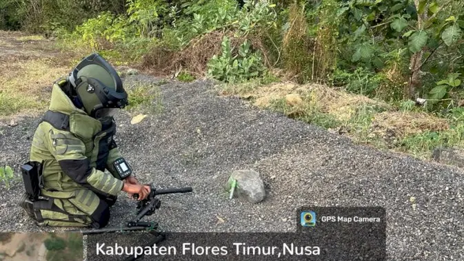 Bom Rakitan Ditemukan Dekat Rumah Kades Pascakonflik Adonara Bom Rakitan Ditemukan Dekat Rumah Kades Pascakonflik Adonara