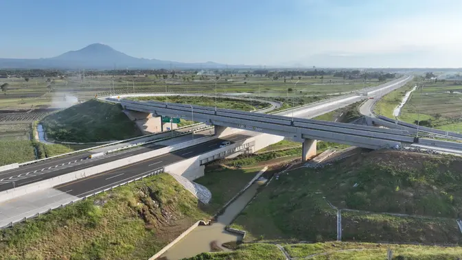 Tol di Jatim Ini Disiapkan Jadi Landasan Darurat Pesawat Tol di Jatim Ini Disiapkan Jadi Landasan Darurat Pesawat