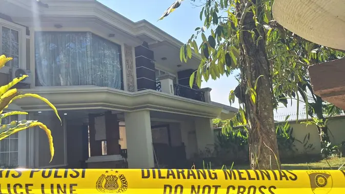 Penampakan Rumah Sentul yang Digeledah, Ditemukan 74 Kg Emas dan Rp 476 M Penampakan Rumah Sentul yang Digeledah, Ditemukan 74 Kg Emas dan Rp 476 M