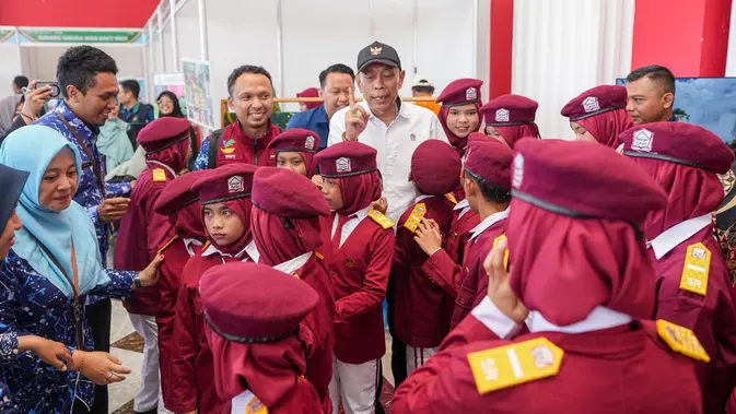 2.087 Penerima Bansos di Klaten Graduasi, Wamensos: Mereka Berdaya dan Mandiri 2.087 Penerima Bansos di Klaten Graduasi, Wamensos: Mereka Berdaya dan Mandiri