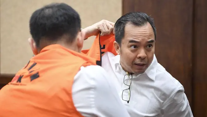 Kasus Suap Pejabat Bea Cukai, Bos Blueray Cargo Divonis 2 Tahun Kasus Suap Pejabat Bea Cukai, Bos Blueray Cargo Divonis 2 Tahun