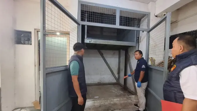 Cerita Karyawan Padel Disekap di Gudang dan Lift Barang 3 Hari Cerita Karyawan Padel Disekap di Gudang dan Lift Barang 3 Hari
