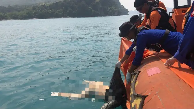 Fakta Baru Mayat Pria Mengapung di Bakauheni Fakta Baru Mayat Pria Mengapung di Bakauheni