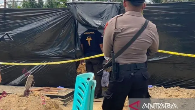 Diduga Tewas Berkelahi, Makam Pelajar di Pekanbaru Dibongkar Polisi Diduga Tewas Berkelahi, Makam Pelajar di Pekanbaru Dibongkar Polisi