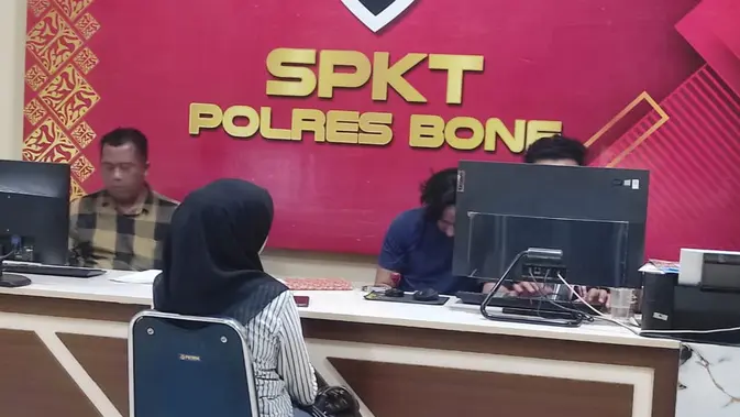 Ketua DPRD Bone Dipolisikan Buntut Dugaan Aniaya Staf karena Kue Ketua DPRD Bone Dipolisikan Buntut Dugaan Aniaya Staf karena Kue