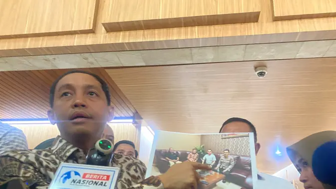 KPK Sebut Menhut Seharusnya Laporkan Amplop Bupati Kuansing KPK Sebut Menhut Seharusnya Laporkan Amplop Bupati Kuansing