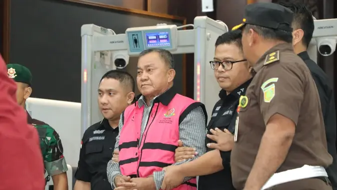 Kejagung Tanggapi Gugatan Praperadilan Lodewyk Pusung Kejagung Tanggapi Gugatan Praperadilan Lodewyk Pusung