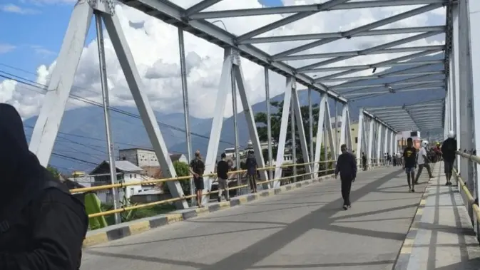 Jembatan III Palu Ditutup Sementara Imbas Gempa M 6,7 Jembatan III Palu Ditutup Sementara Imbas Gempa M 6,7