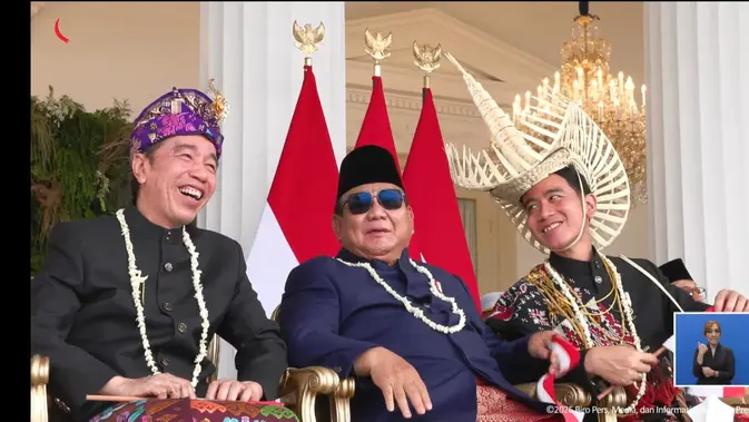 Cerita di Balik Prabowo Duduk Diapit Jokowi-Gibran saat HUT ke-81 RI Cerita di Balik Prabowo Duduk Diapit Jokowi-Gibran saat HUT ke-81 RI