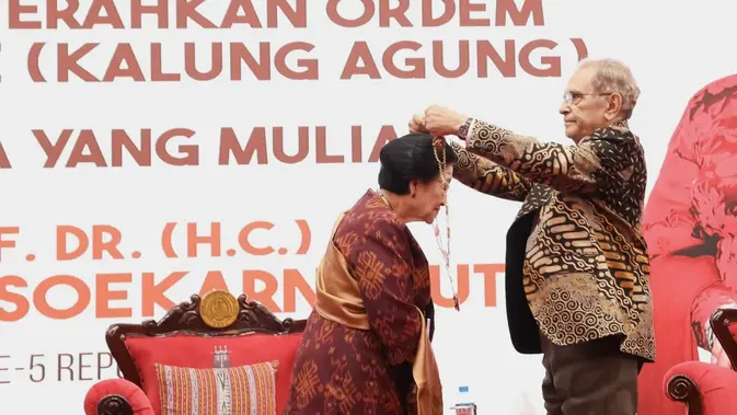 Megawati Diganjar Penghargaan Tertinggi Timor Leste Megawati Diganjar Penghargaan Tertinggi Timor Leste