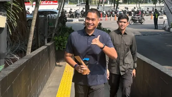 Penampilan Baru Dito Ariotedjo Saat Penuhi Panggilan KPK Penampilan Baru Dito Ariotedjo Saat Penuhi Panggilan KPK