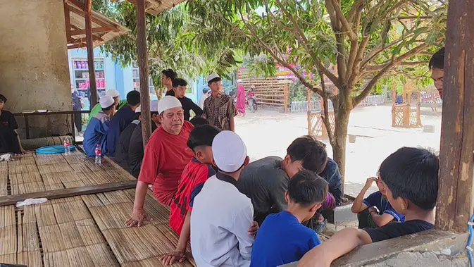 133 Santri di Sukabumi Masuk Rumah Sakit Usai Santap MBG 133 Santri di Sukabumi Masuk Rumah Sakit Usai Santap MBG