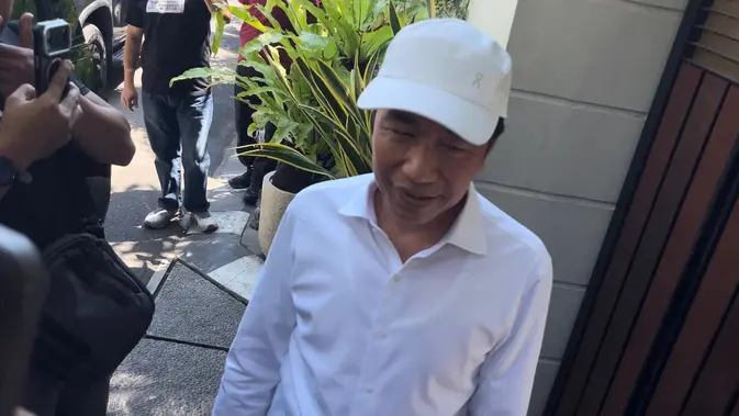 Jokowi Kumpulkan Teman Kuliah, Persiapan Hadapi Persidangan Jokowi Kumpulkan Teman Kuliah, Persiapan Hadapi Persidangan